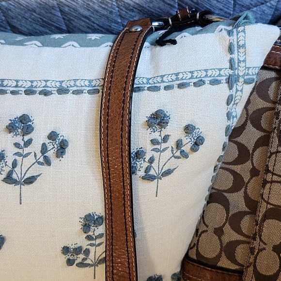 Authentic vintage Coach purse - Picture 4 of 12